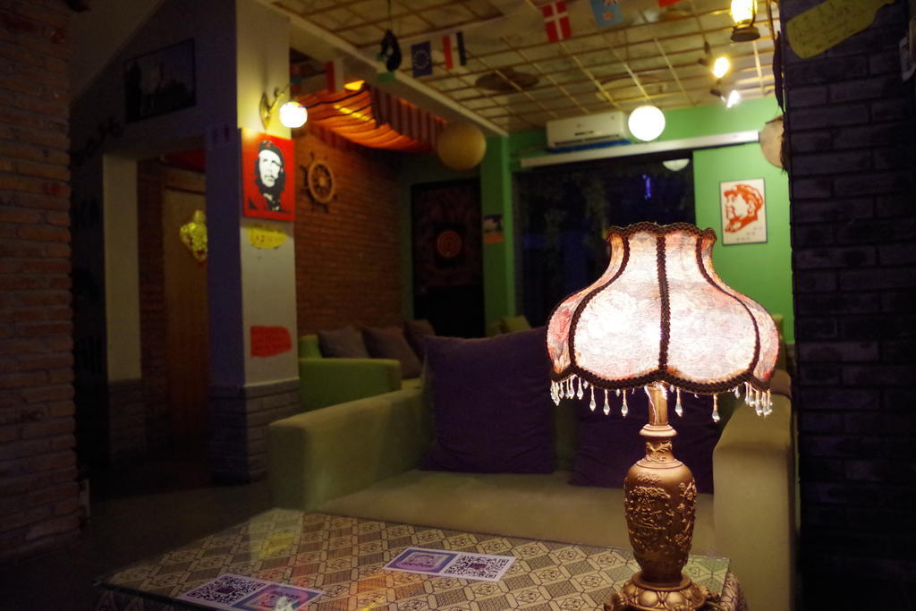 Yangshuo Travellers Land Youth Hostel المظهر الخارجي الصورة