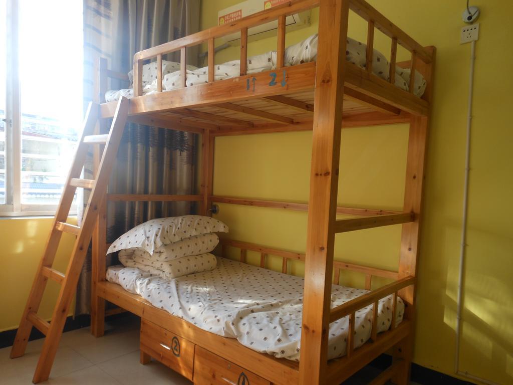 Yangshuo Travellers Land Youth Hostel المظهر الخارجي الصورة