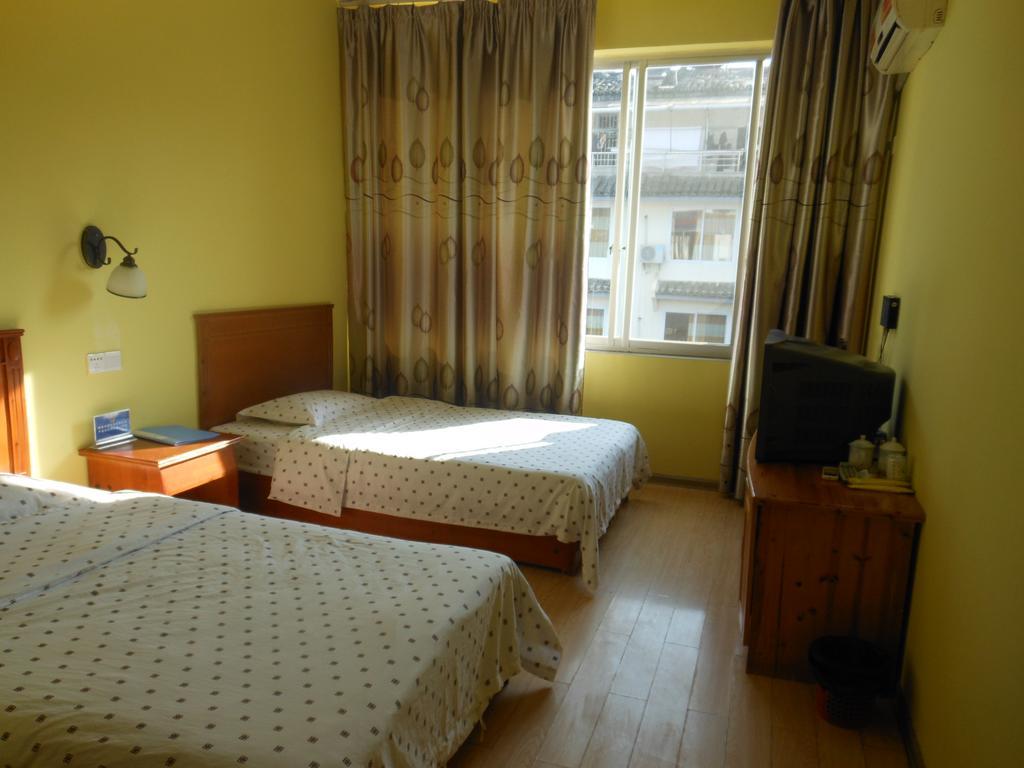 Yangshuo Travellers Land Youth Hostel المظهر الخارجي الصورة