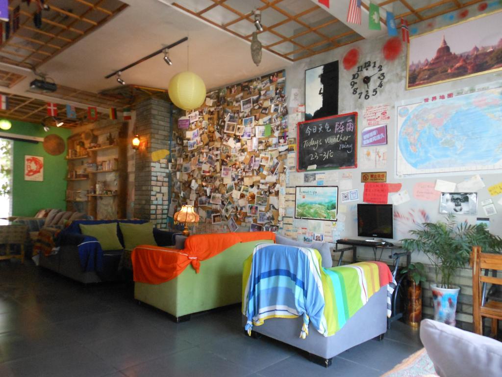 Yangshuo Travellers Land Youth Hostel المظهر الخارجي الصورة