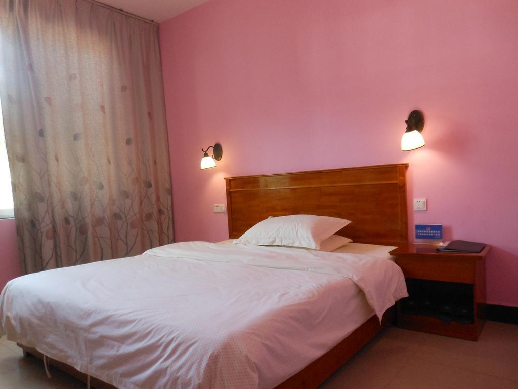 Yangshuo Travellers Land Youth Hostel المظهر الخارجي الصورة