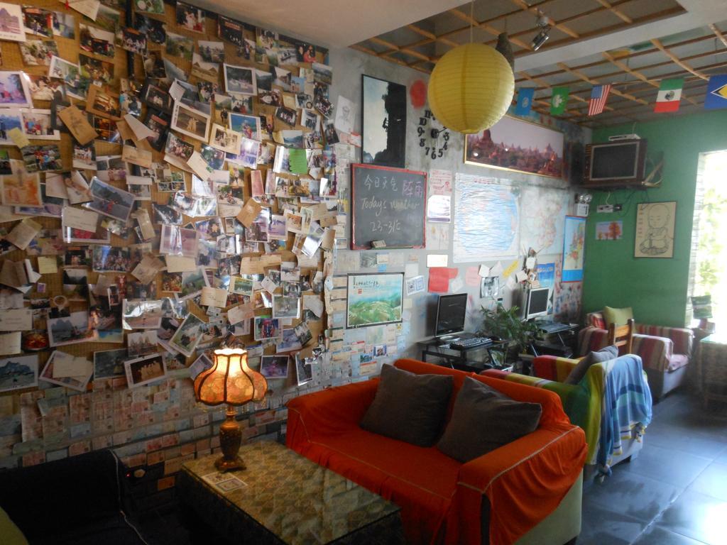 Yangshuo Travellers Land Youth Hostel المظهر الخارجي الصورة